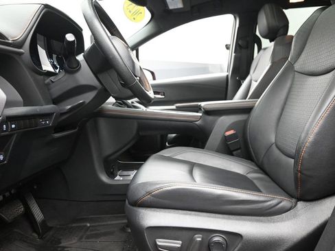 Used 2023 Toyota Sienna XSE AWD/4WD image 14
