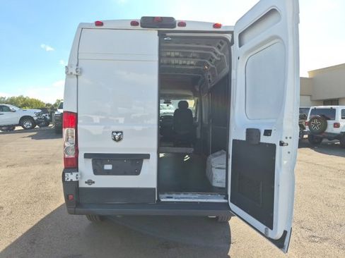 Used 2018 RAM ProMaster 2500 w/ Interior Convenience Group image 10