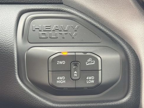 Used 2026 RAM 2500 Laramie AWD/4WD image 21