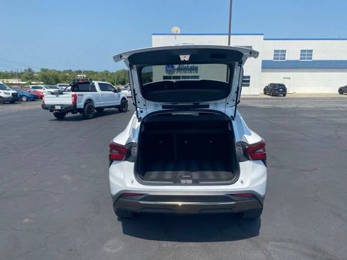 Used 2025 Chevrolet Trax ACTIV w/ Driver Confidence Package FWD image 5
