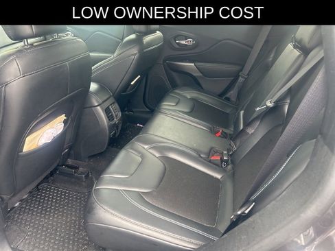 Used 2020 Jeep Cherokee Latitude Plus w/ Comfort/Convenience Group image 19