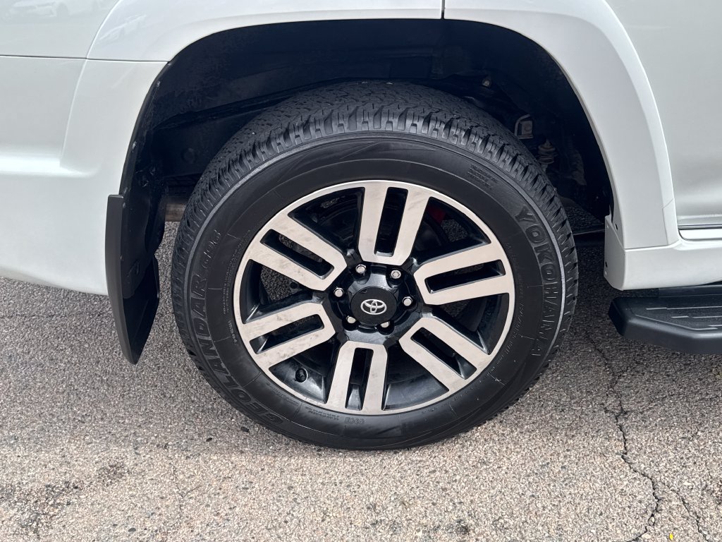 Used 2024 Toyota 4Runner Limited AWD/4WD image 43