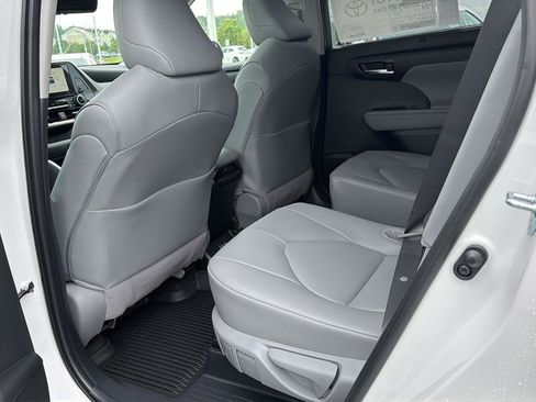 New 2026 Toyota Highlander XLE AWD/4WD image 11