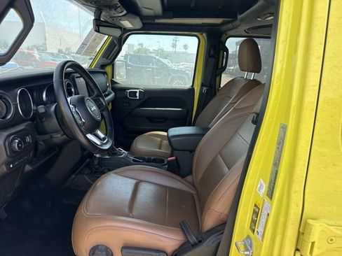 Used 2023 Jeep Wrangler Unlimited Sahara w/ Cold Weather Group AWD/4WD image 9
