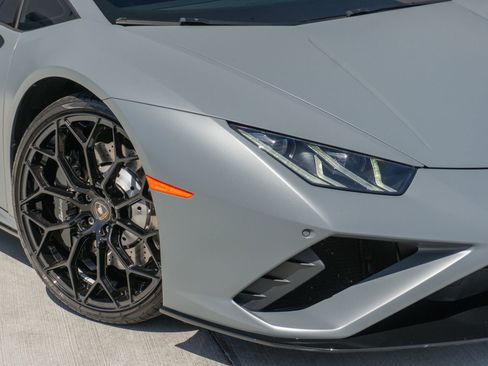 Used 2022 Lamborghini Huracan EVO RWD image 28