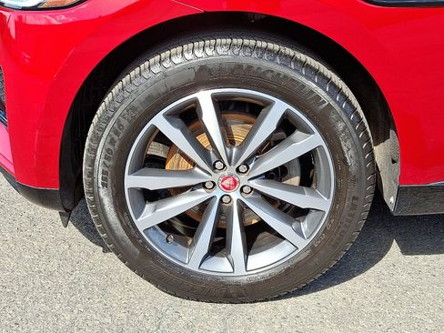 Used 2022 Jaguar F-PACE S image 9