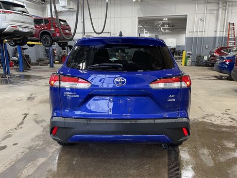 Used 2025 Toyota Corolla Cross LE image 4