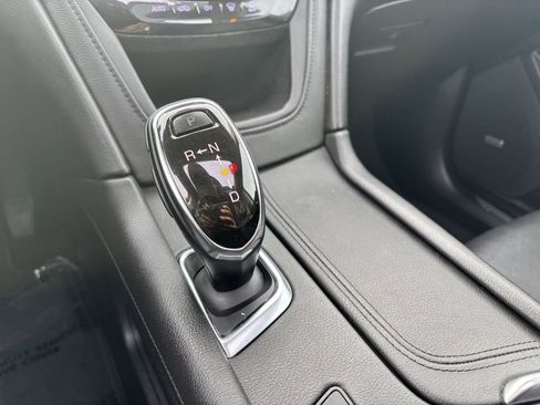 Used 2017 Cadillac XT5 Luxury image 30