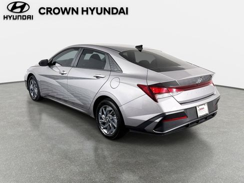 Certified 2024 Hyundai Elantra SEL image 7