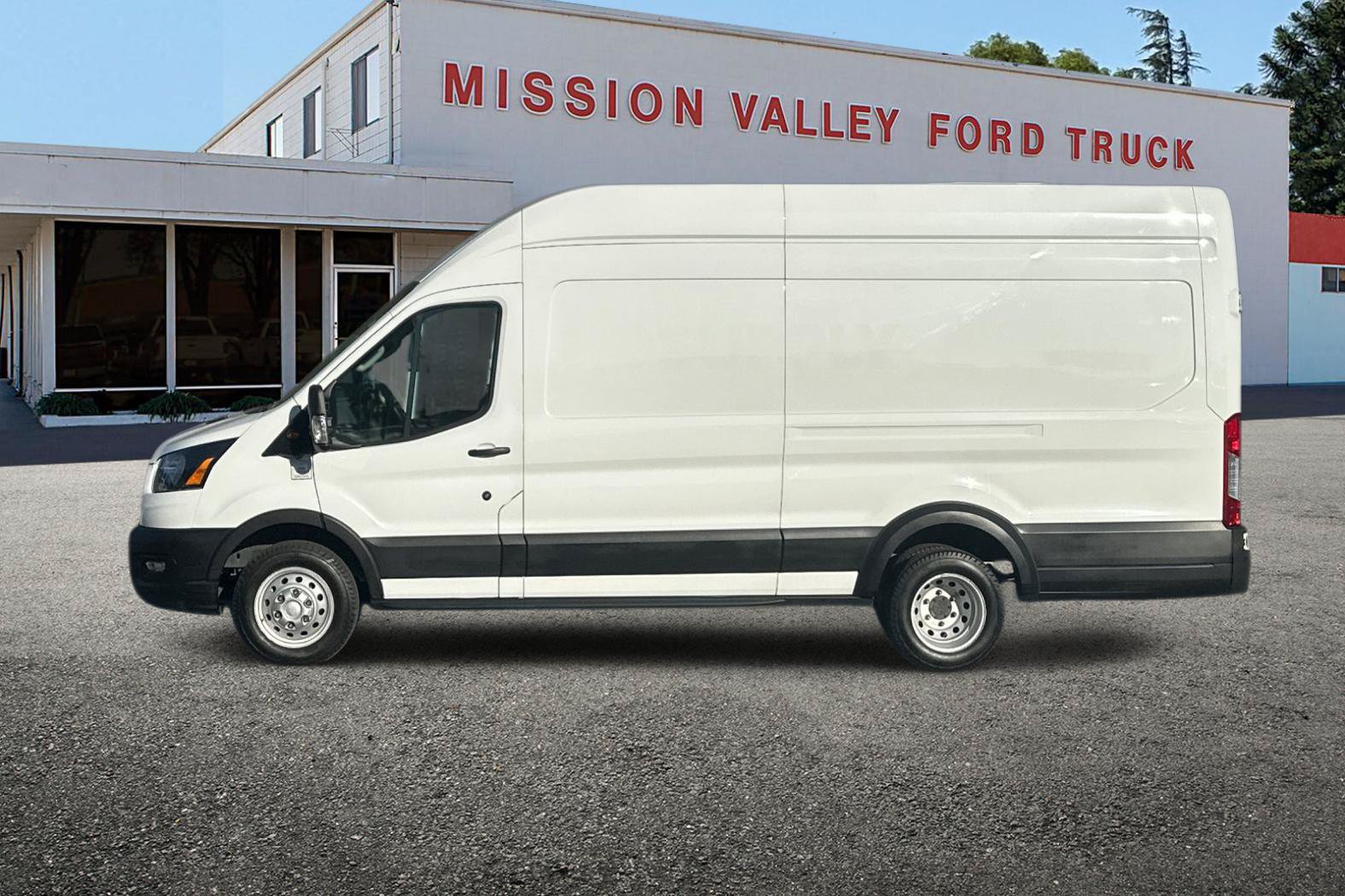 Used 2022 Ford Transit 350 148 High Roof Extended DRW w/ Upfitter Package RWD image 7