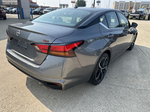 Used 2026 Nissan Altima 2.5 SR FWD image 7
