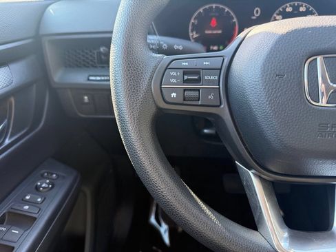 Used 2025 Honda CR-V LX image 14