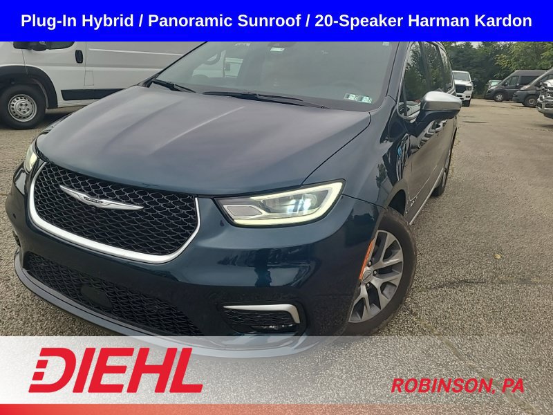 Used 2022 Chrysler Pacifica Pinnacle FWD image 1