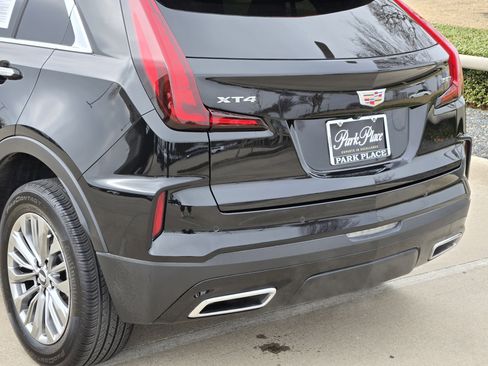 Used 2024 Cadillac XT4 Premium Luxury w/ Cold Weather Package image 14
