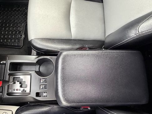 Used 2016 Toyota 4Runner 4WD image 35