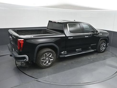 Used 2022 GMC Sierra 1500 SLT w/ SLT Convenience Package AWD/4WD image 39