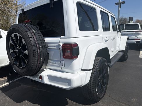 Certified 2022 Jeep Wrangler Unlimited Sahara AWD/4WD image 7