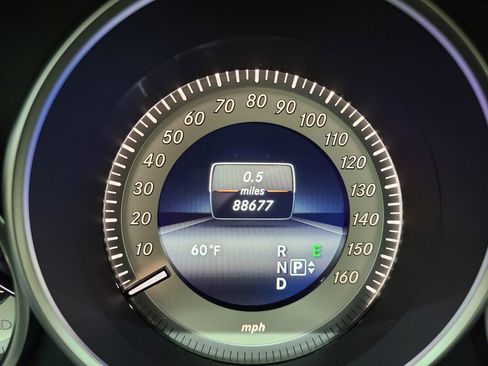 Used 2014 Mercedes-Benz E 350 4MATIC Sedan image 29