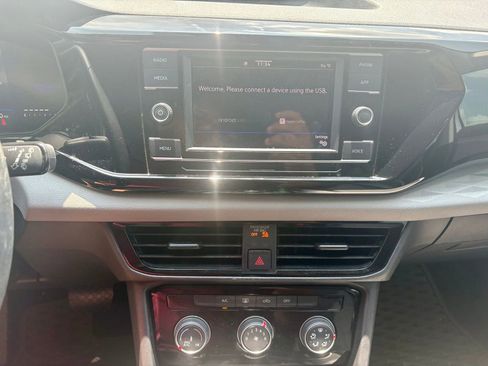 Used 2024 Volkswagen Taos S w/ MDO Package FWD image 17