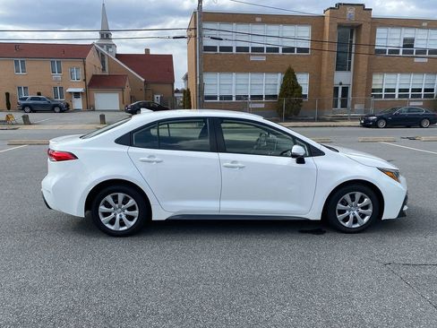 Used 2021 Toyota Corolla SE image 4