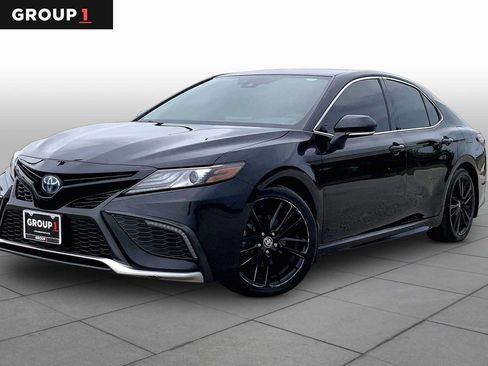 Used 2024 Toyota Camry XSE w/ Cold Weather Package FWD image 1