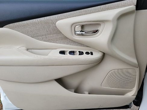 Used 2019 Nissan Murano SV image 29
