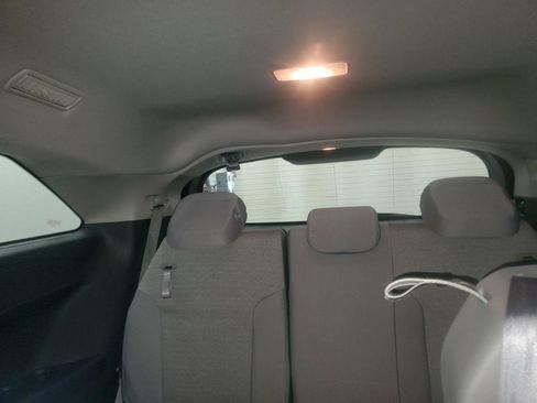 Used 2025 Toyota Sienna LE image 10