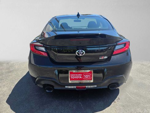 Used 2025 Toyota GR86 Premium w/ ALL Weather Mat Package (TMS) RWD image 4