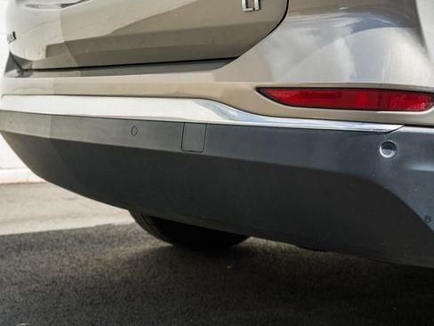 Used 2018 Chevrolet Equinox LT w/ Sun & Infotainment Package image 9