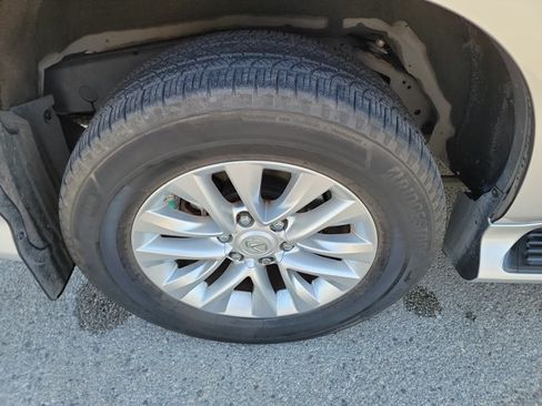 Used 2014 Lexus GX 460 w/ Premium Package AWD/4WD image 11