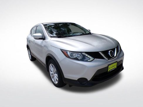 Used 2017 Nissan Rogue Sport S w/ S Appearance Package AWD/4WD image 7