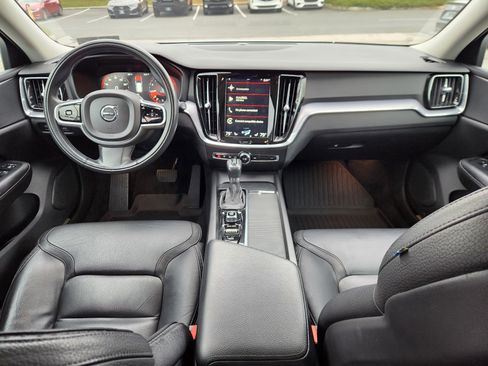 Used 2020 Volvo V60 T5 Cross Country w/ Protection Package Premier image 8