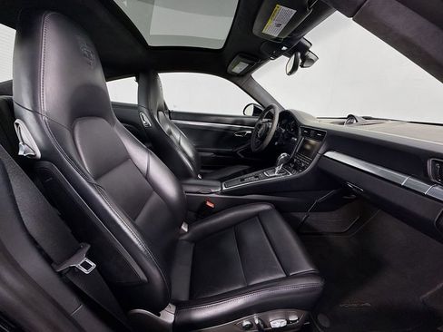 Used 2015 Porsche 911 Turbo image 30