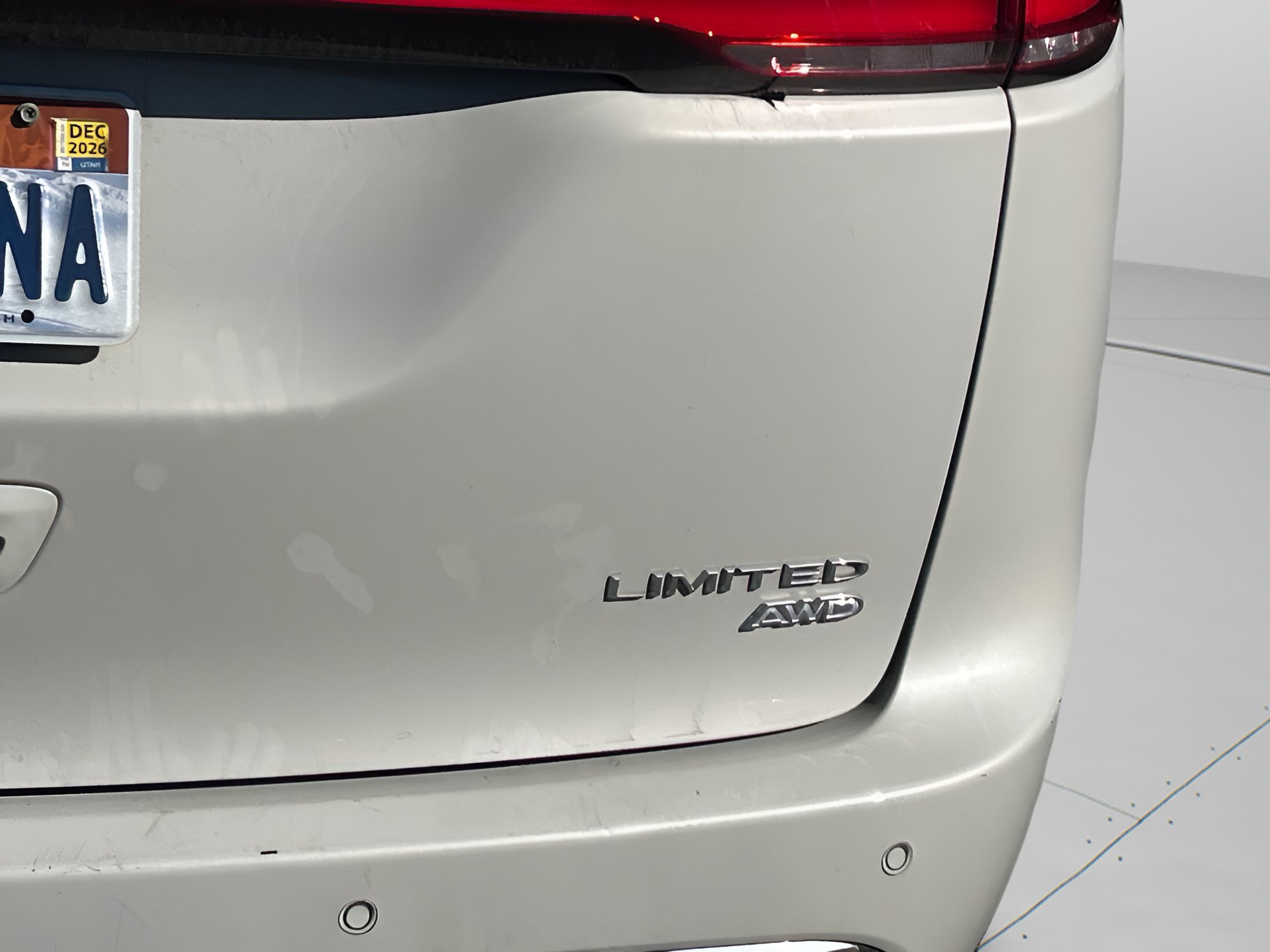Used 2021 Chrysler Pacifica Limited w/ Uconnect Theater Family Group AWD/4WD image 8