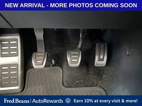 Used 2023 Volkswagen Golf R AWD/4WD image 8