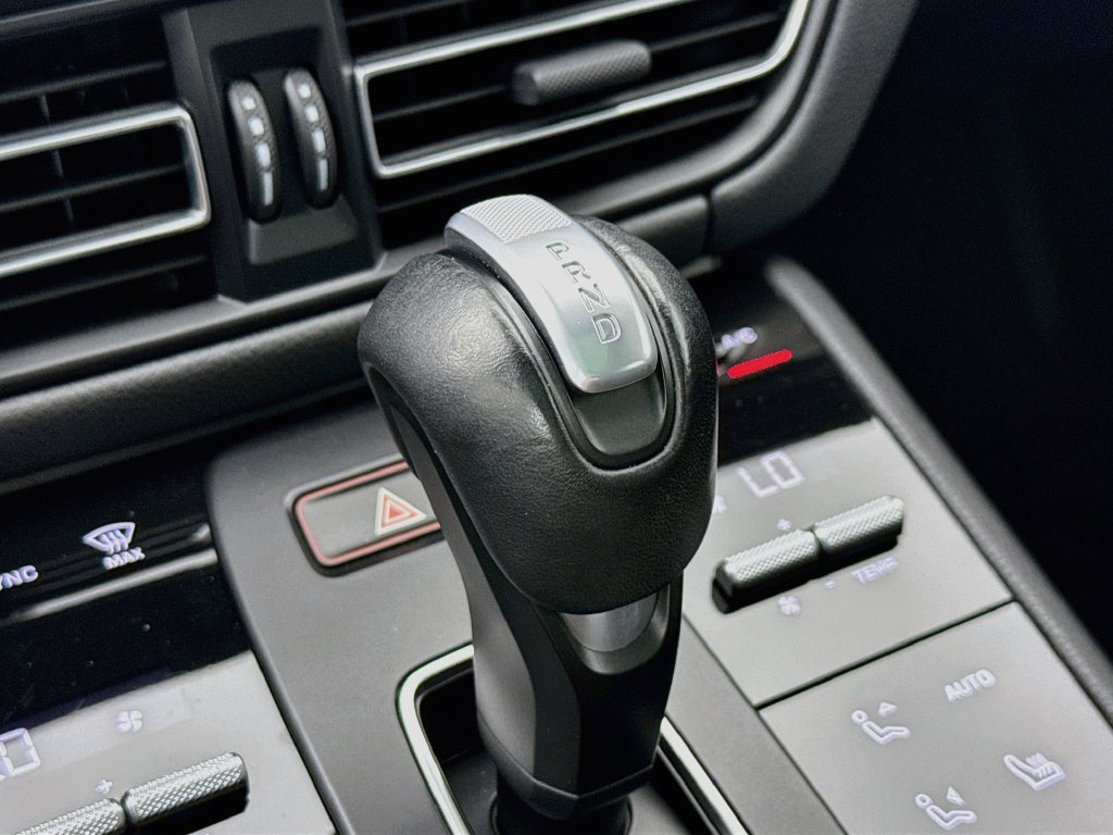 Certified 2023 Porsche Macan Turbo AWD/4WD image 20