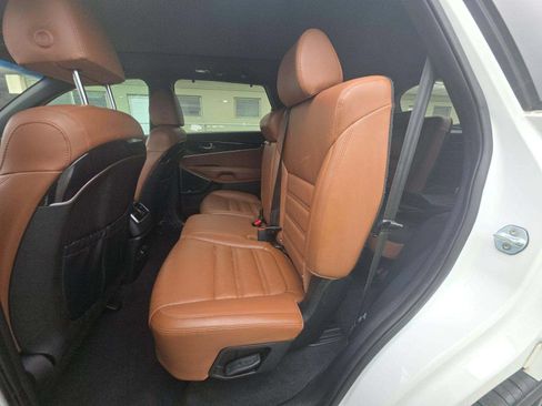 Used 2019 Kia Sorento SX FWD image 11