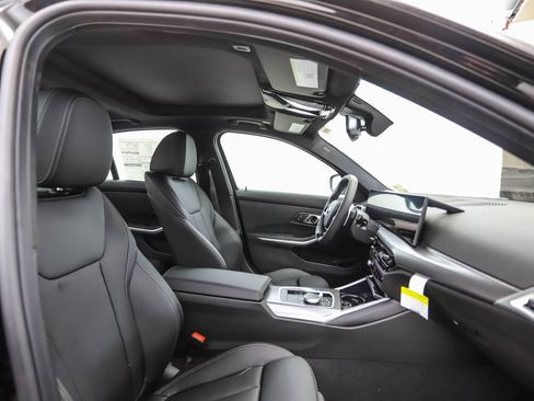 Used 2025 BMW 330i xDrive Sedan w/ M Sport Package image 28