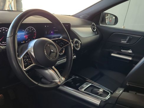 Used 2025 Mercedes-Benz GLA 250 image 11