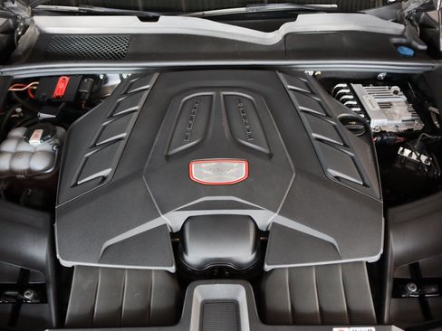 Certified 2023 Porsche Cayenne Turbo AWD/4WD image 28