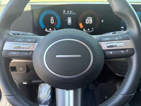 Used 2025 Hyundai Kona SEL image 22