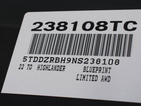 Certified 2022 Toyota Highlander Limited image 35