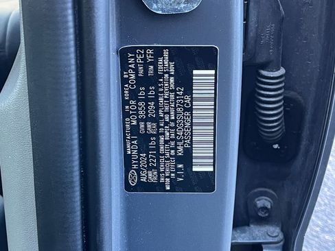 Used 2025 Hyundai Elantra SEL image 25