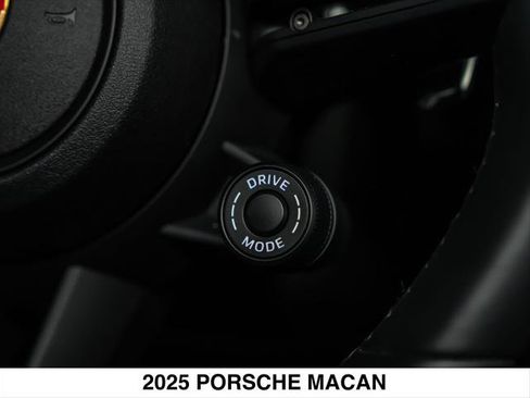 Used 2025 Porsche Macan Turbo AWD/4WD image 23
