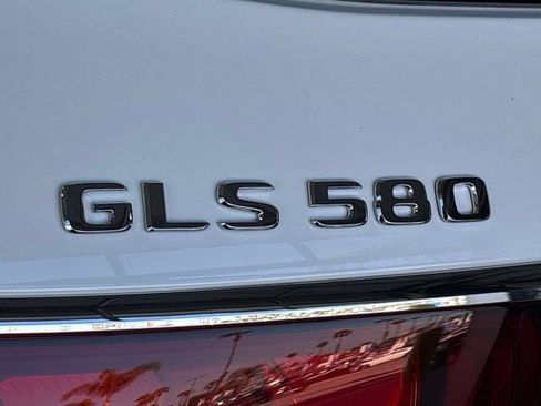 New 2026 Mercedes-Benz GLS 580 4MATIC image 4