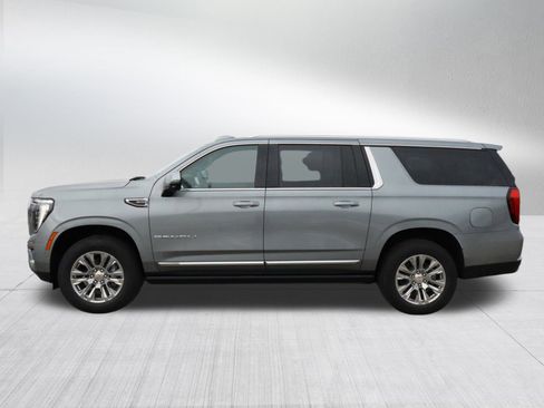 New 2026 GMC Yukon XL Denali w/ Sun & Power Step Package image 4