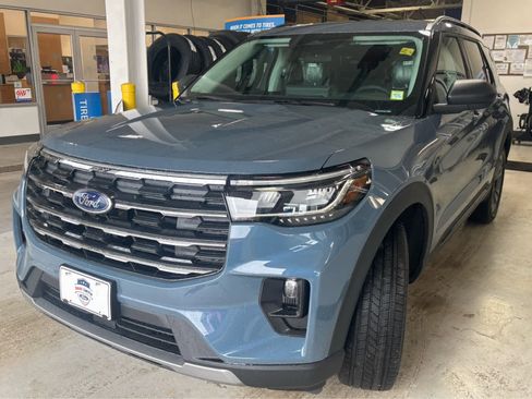 New 2026 Ford Explorer Active w/ Active Comfort Package AWD/4WD image 3