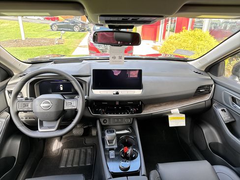 New 2026 Nissan Rogue Platinum image 15