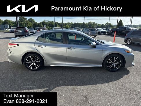 Used 2019 Toyota Camry SE FWD image 8