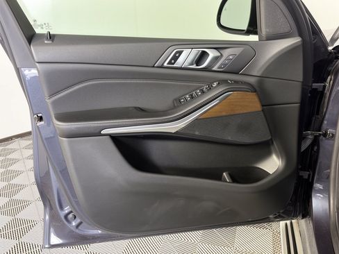 Used 2019 BMW X5 xDrive40i w/ Premium Package AWD/4WD image 14